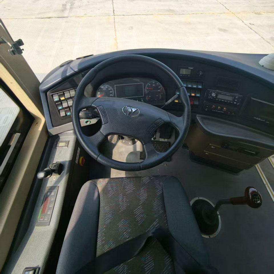 Дызельны аўтобус Neoplan 38 месцаў