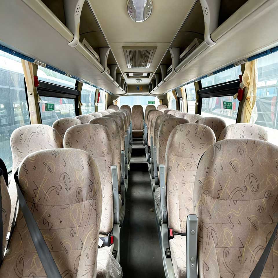 Дызельны аўтобус Neoplan 38 месцаў