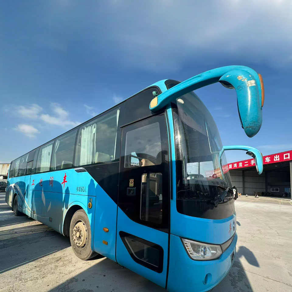 Патрыманы аўтобус Yutong на 60 месцаў дызельны