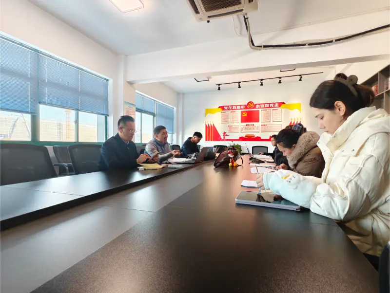 China Honglong Used Buses запускае глабальную стратэгію, аддзел міжнароднага бізнесу адпраўляецца ў новае падарожжа